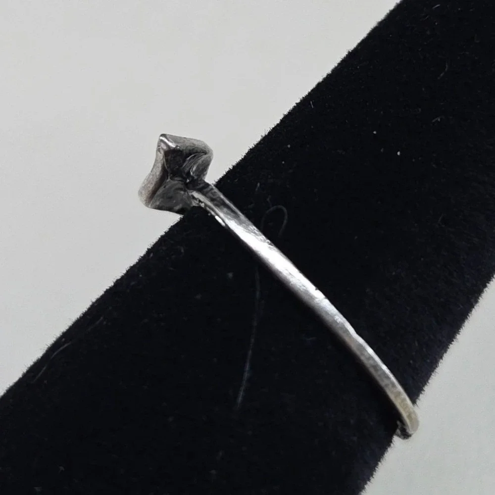 Silver‎ Tone Leaf Motif Stackable Minimalist Band Ring Size 7.5